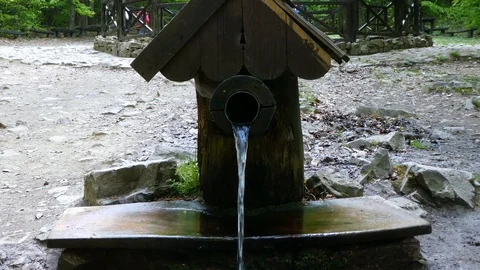 Water Spring Vídeos de archivo 114921194