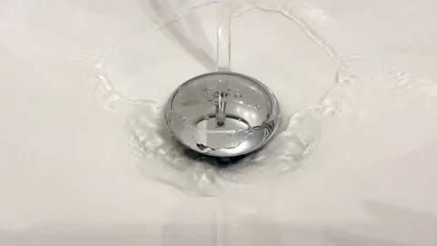 Water streaming in sink Video stock 171526130