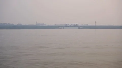 Water surface fog bridge 库存影片 112952107