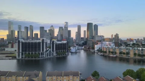 Water surface with panoramic view of modern district on Isle of dogs Stock-Footage 159820892