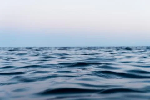 Water surface. Sky background. Evening sky clouds over the sea. View of a Cry Foto stock