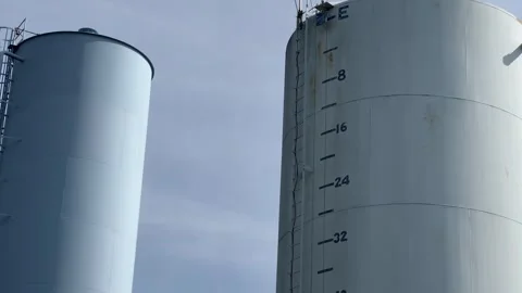 Water tank with fill scale Video stock 281899754