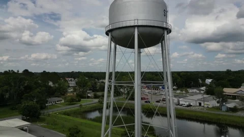 Water tower in a small town Vídeo Stock 243279058