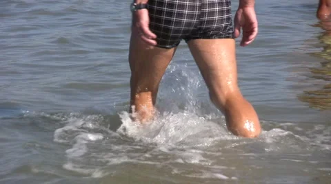 Water walking Видео 1092060