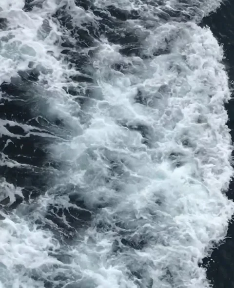 The waterbreak 動画素材 155563046