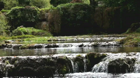 Waterfall 03.MOV Stockbeeldmateriaal 514328