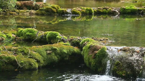 Waterfall 15 timeless looping Stockbeeldmateriaal 642460