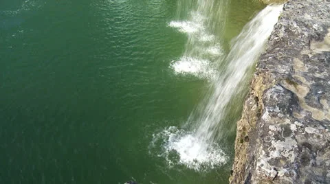 Waterfall 2 Vídeos de archivo 23346664