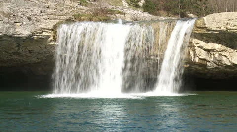 Waterfall 6 Vídeos de archivo 23352678