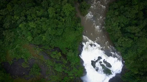 Waterfall Aerial Fly-Through 動画素材 79429454