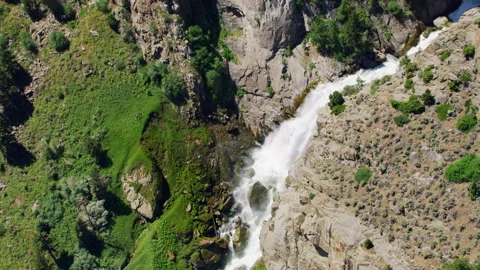 Waterfall along the Clarks Fork of the Yellowstone River, Wyoming Vidéo 260736020
