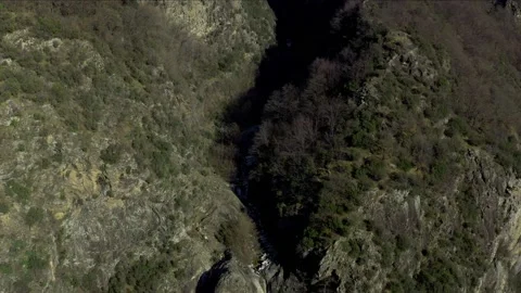 Waterfall in the Alps (200m) 4K 24fps 動画素材 150891787