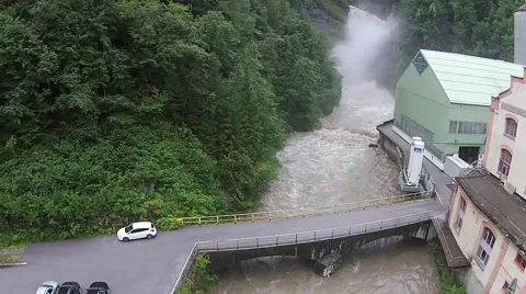Waterfall in the alps Видео 47506274