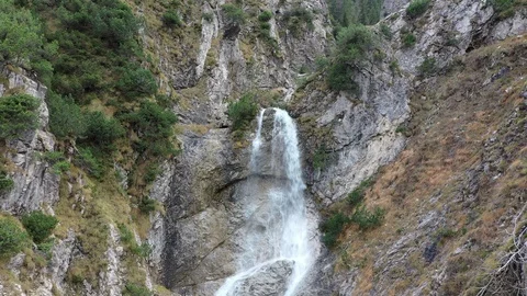 Waterfall in alps Vídeo Stock 97796567