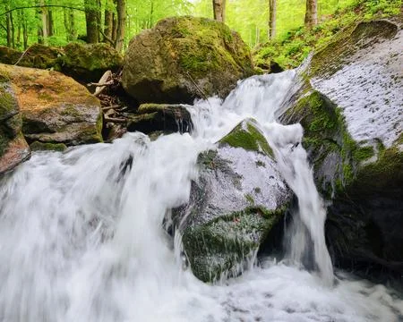 Waterfall among the rocks Foto stock