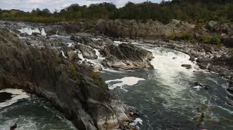 Waterfall and rapids at Great Falls Virginia 3.mp4 Video stock 43003355