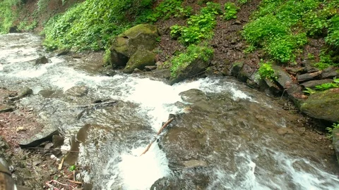 Waterfall and Stream in the mountains 库存影片 90167794