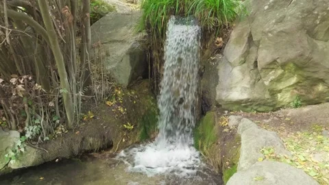 Waterfall close-up among the rocks 스톡 동영상 292149507
