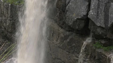 Waterfall Close up - Hull Pot Pen-y-ghent 動画素材 137877290