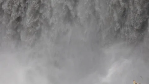 The waterfall closes the slow motion Video stock 96389788