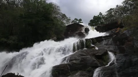 Waterfall With Clouds Видео 18010015
