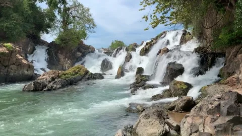 Waterfall in Don Det island Vídeos de archivo 343157729