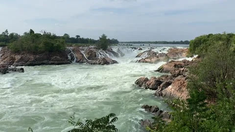 Waterfall in Don Det island Stockbeeldmateriaal 343157757
