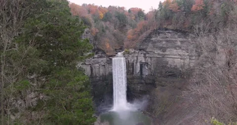 Waterfall on the fall 스톡 동영상 165687728