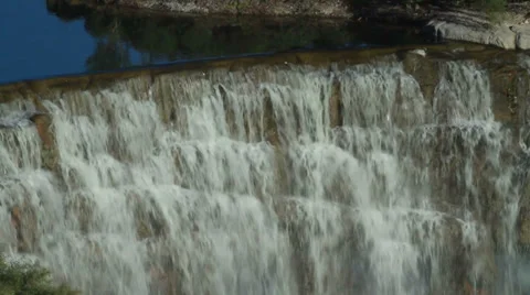 Waterfall Flowing Vídeo Stock 33248006