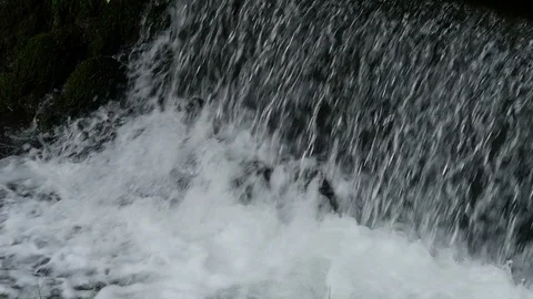 A waterfall flows in slow motion 库存影片 126718421