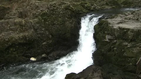 WATERFALL 動画素材 10678699