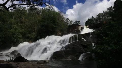 Waterfall Видео 18010266