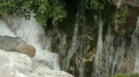 Waterfall Vídeos de archivo 32578271