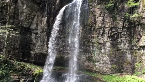 Waterfall Vídeos de archivo 135400140