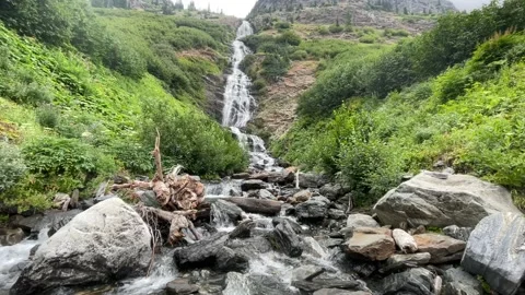 Waterfall in Glacier Peak Wilderness Video stock 221581796