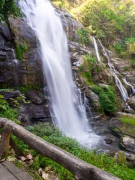 Waterfall green forest river stream landscape Foto stock