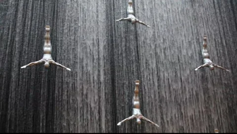Waterfall inside if the Dubai Mall, United Arab Emirates 库存影片 7908384