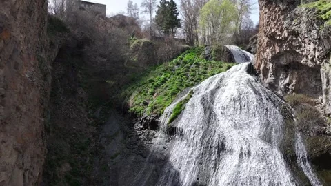 The waterfall of Jermuk 1 Stock-Footage 337588633