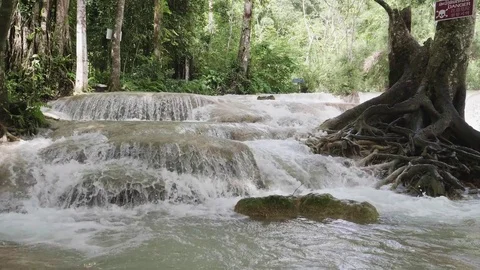 Waterfall Kuang Si falls Vídeos de archivo 79773003