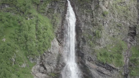 Waterfall of the  Lac d'Oo Stock Footage 305152995