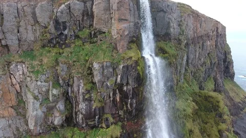 Waterfall from left to right Video stock 83513830