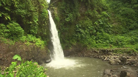 Waterfall long shot Stock Footage 32541820