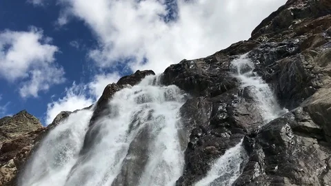 Waterfall Lys torrent 動画素材 94227977