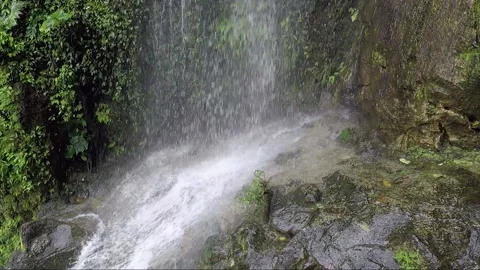 Waterfall at Main Temple cave, Batu caves, Selangor, Kuala Lumpur, Malaysia Vídeo Stock 194476829