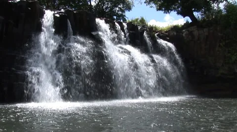 Waterfall at Mauritius Vídeo Stock 7756523