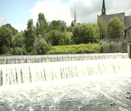 Waterfall in the middle of the lake 스톡 동영상 55301778