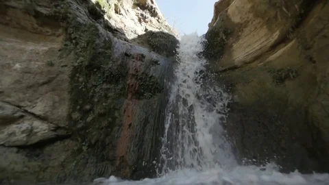 Waterfall in the middle of an oasis in Tamaghza Video stock 79736884