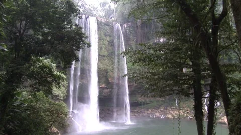 Waterfall Misol H Vídeo Stock 7133758