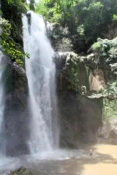 Waterfall mork fa Stock Photos