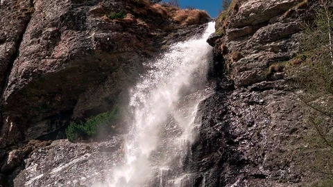 Waterfall in mountain Vídeos de archivo 89517519